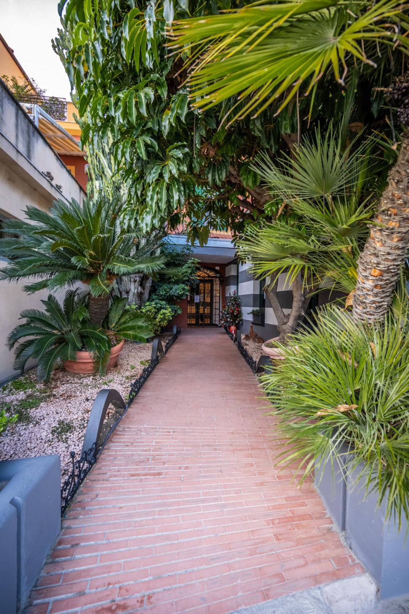Le Terrazze Aparthotel Alassio Exterior foto